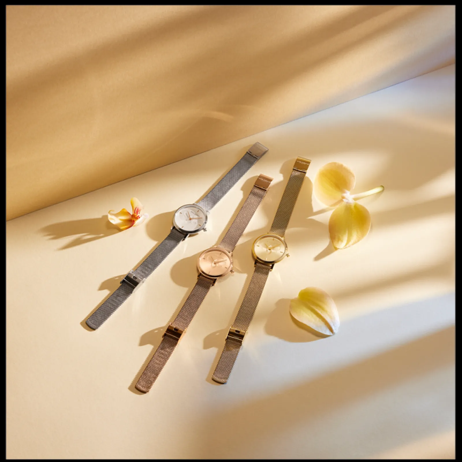 Relogio Bee Ultra Slim Aco Ip Dourado Milanesa-Olivia Burton New